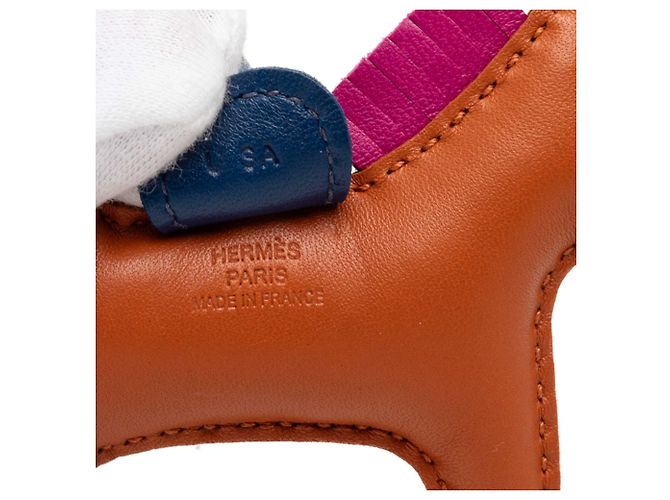 Charm per borsa Hermès Milo Lambskin Grigri Rodeo Orange PM Portachiavi Arancione - vista 4