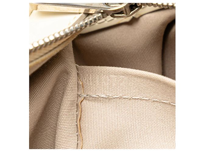 Borsa a tracolla Louis Vuitton Epi Turenne PM bianca Bianco - vista 6