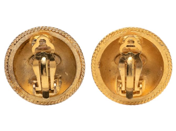 Orecchini a clip rotondi Chanel CC placcati oro D'oro - vista 2