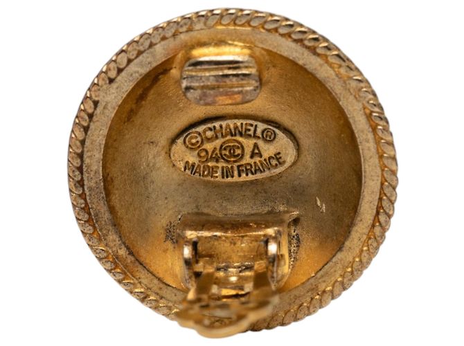 Orecchini a clip rotondi Chanel CC placcati oro D'oro - vista 3