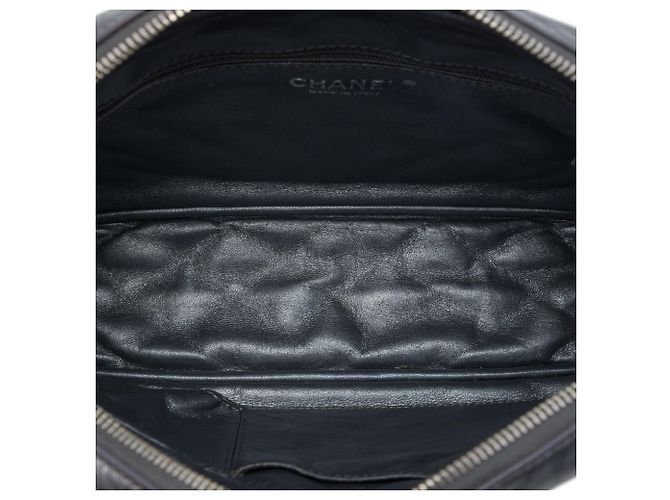 Camera Borsa a tracolla Chanel Reissue 2.55 Medium in pelle di vitello trapuntata metallizzata argento Grigio - vista 4