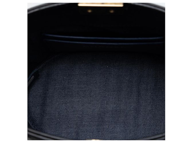 Elegantes Chanel CC Lambskin Vanity Case in Schwarz mit Kette - Ansicht 4