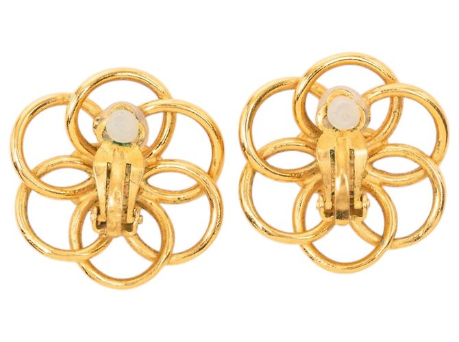 Orecchini a cerchio con clip Chanel CC fiore placcati oro D'oro - vista 2