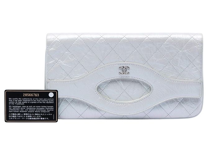 Clutch 31 in pelle di vitello invecchiata iridescente bianca Chanel Bianco - vista 8