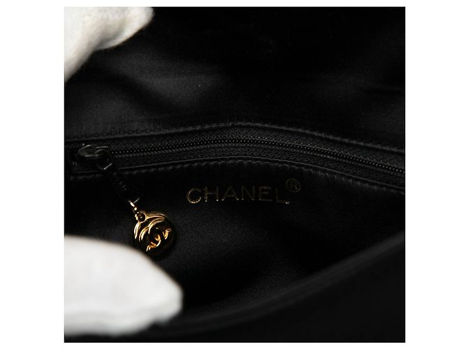 Mini borsa a tracolla Chanel Black Satin con perline Nero - vista 5