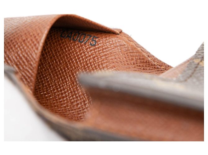 Tarjetero sobre Louis Vuitton Monogram marrón Castaño - vista 6