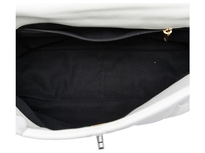 Chanel Large 19 Flap Satchel aus weißem Lammfell - Ansicht 4