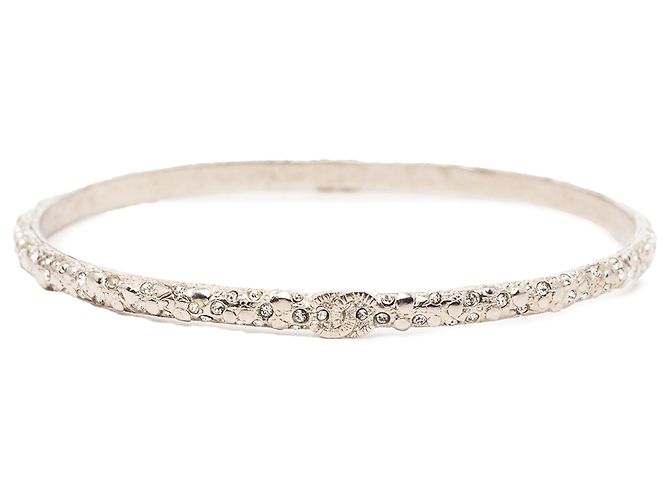 Bracciale rigido Chanel CC argentato placcato argento e strass costume - vista 3