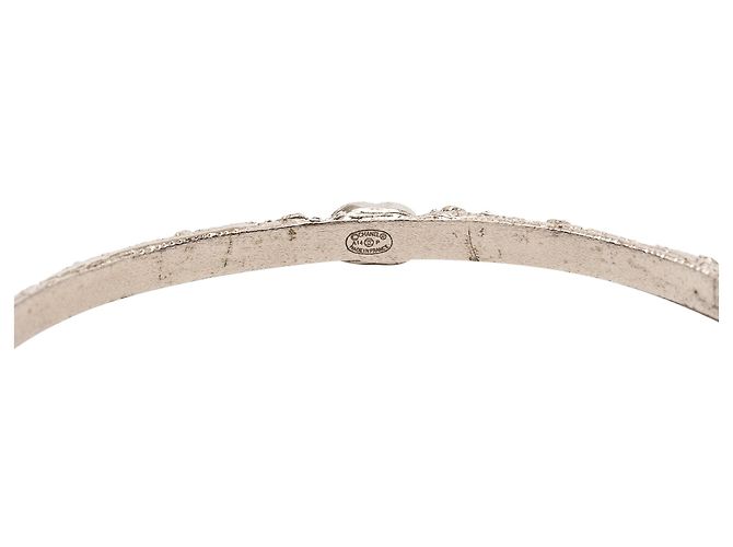 Bracciale rigido Chanel CC argentato placcato argento e strass costume - vista 4