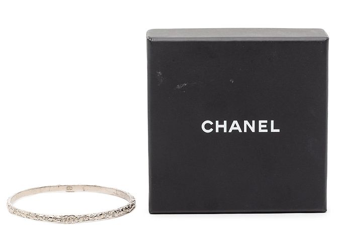 Bracciale rigido Chanel CC argentato placcato argento e strass costume - vista 5