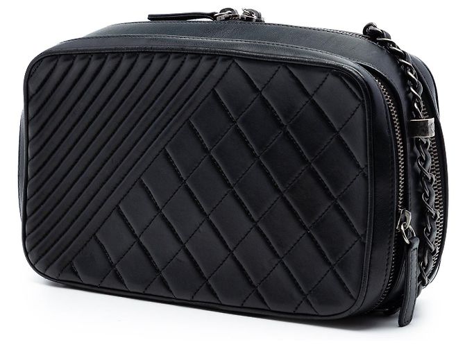 Borsa a tracolla Chanel Medium Quilted Lambskin Coco Boy nera Nero - vista 2
