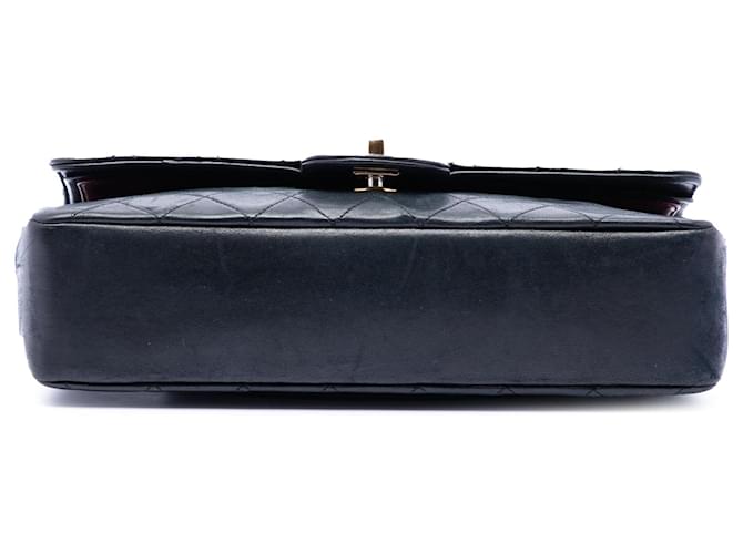 Borsa a tracolla Chanel Medium Classic Lambskin Double Flap nera Nero - vista 3