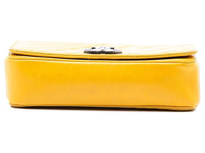 Borsa a tracolla Chanel Small Glazed Calfskin Coco Boy Flap Gialla Giallo - vista 3