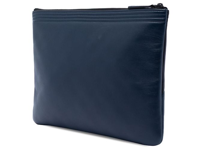 Clutch Boy O in agnello bicolore blu Chanel Medium - vista 2