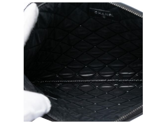 Clutch Boy O in agnello bicolore blu Chanel Medium - vista 4