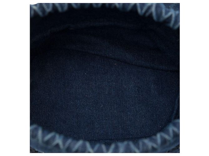 Borsa a secchiello in denim intrecciato e rafia CC blu Chanel - vista 4