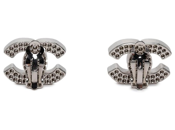 Orecchini a clip Chanel CC in ottone argentato traforati Argento - vista 2