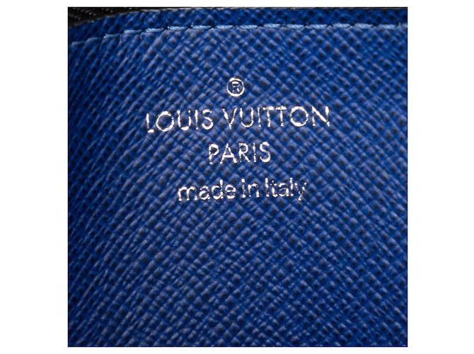 Tarjetero y monedero Louis Vuitton Monogram Taigarama azul - vista 5