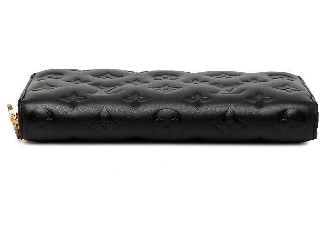 Langer Louis Vuitton Coussin Zippy Geldbeutel aus schwarzem Monogramm-Präge-Lammleder - Ansicht 3