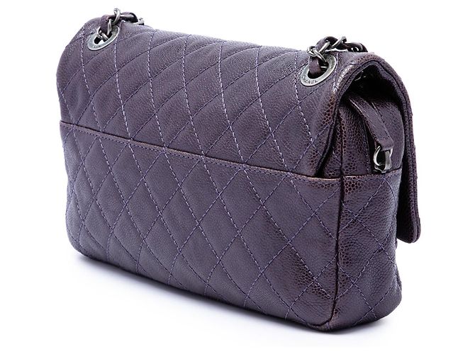 Borsa a tracolla Chanel Medium Quilted Iridescent Caviar Easy Flap Viola Porpora - vista 2