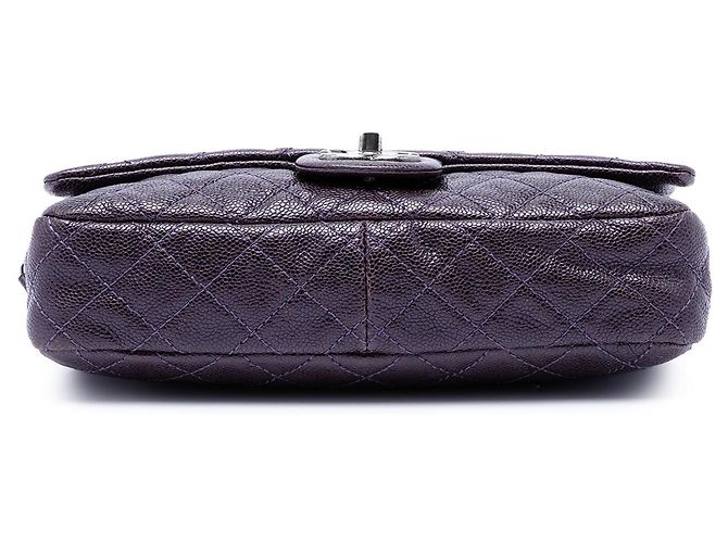 Borsa a tracolla Chanel Medium Quilted Iridescent Caviar Easy Flap Viola Porpora - vista 3