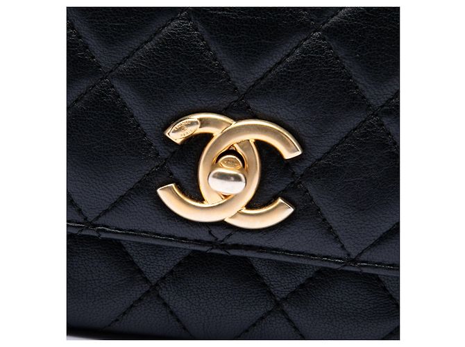 Borsa a tracolla Chanel Medium Quilted Lambskin Private Affair Camellia Flap Nera Nero - vista 5