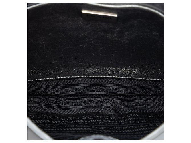 Borsa a tracolla Prada Spazzolato Cleo argento - vista 4