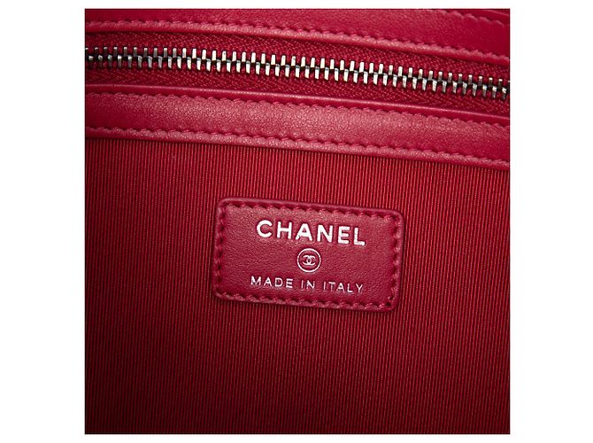 Clutch Chanel Gabrielle O Case en piel de becerro envejecido acolchado negro Medium - vista 5