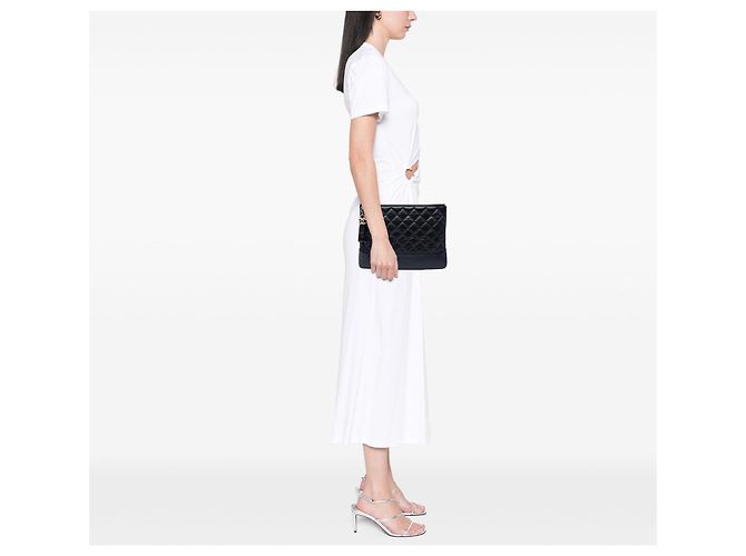 Clutch Chanel Gabrielle O Case en piel de becerro envejecido acolchado negro Medium - vista 6