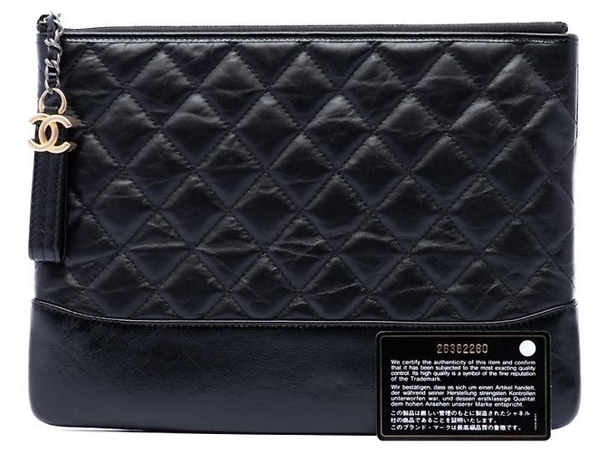 Clutch Chanel Gabrielle O Case en piel de becerro envejecido acolchado negro Medium - vista 7