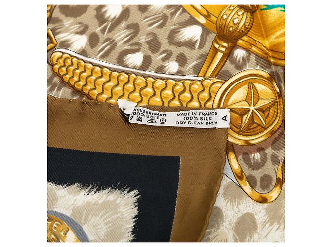 Sciarpa in seta Hermès Casques et Plumets 90 Marrone - vista 4