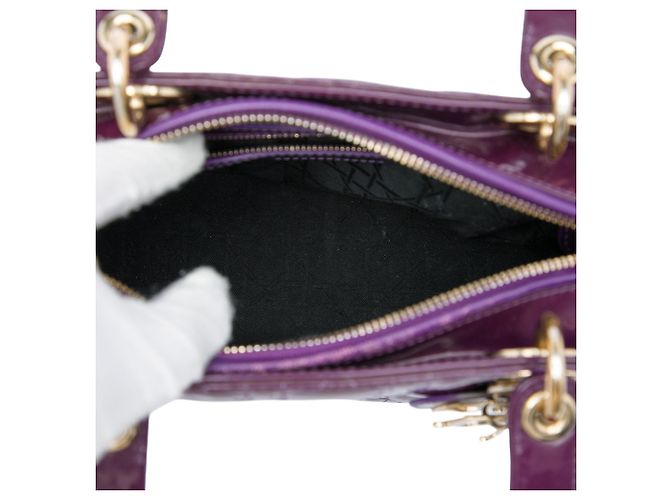 Borsa Lady Dior Medium in vernice Cannage viola Porpora - vista 4