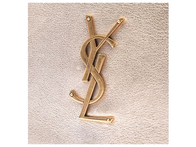 Borsa a tracolla Kate Medium in pelle di vitello metallizzata rosa Saint Laurent Monogram - vista 5
