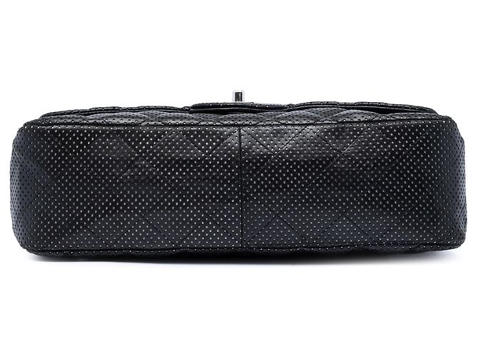 Borsa a tracolla Chanel Jumbo Classic in agnello traforato nero - vista 3