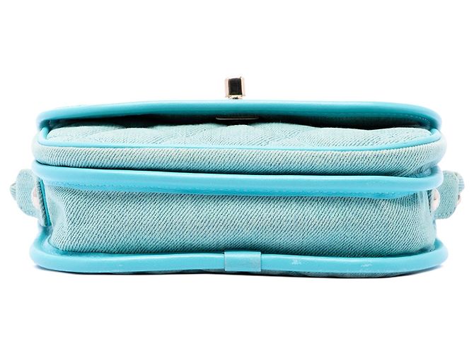 Borsa a tracolla Chanel Mini CC in denim trapuntato blu - vista 3