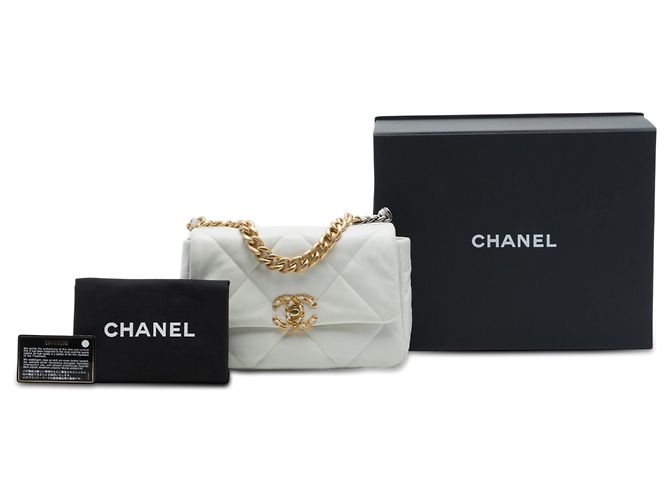 Borsa Chanel 19 in agnello bianco, misura Medium - vista 7