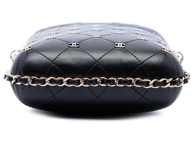 Bolsa transversal Chanel CC em pele de cordeiro acolchoada e com tachas preta com corrente para telemóvel Preto - vista 3