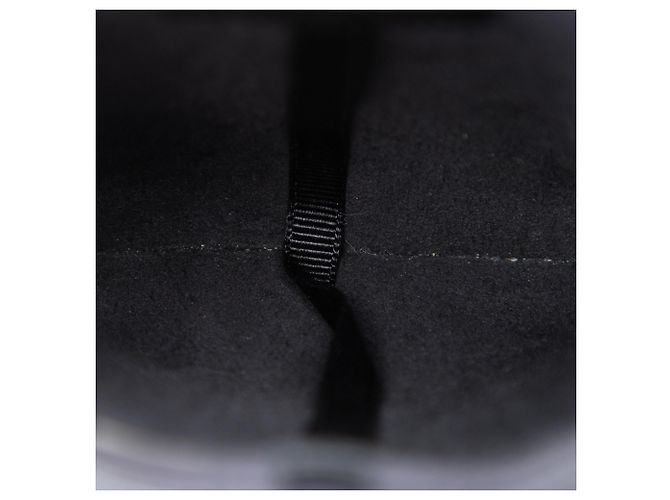 Bolsa transversal Chanel CC em pele de cordeiro acolchoada e com tachas preta com corrente para telemóvel Preto - vista 4