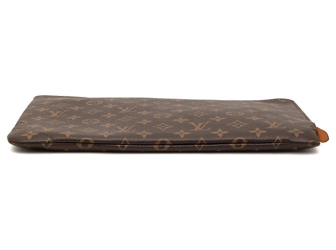 Clutch Louis Vuitton Monogram Etui Voyage MM Marrone - vista 3