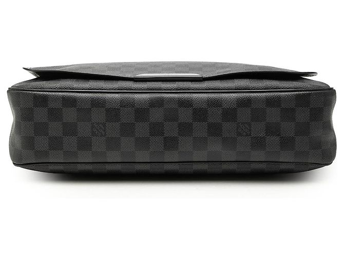 Borsa a tracolla Louis Vuitton Damier Graphite Daniel MM nera Nero - vista 3