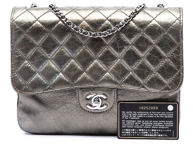 Borsa a tracolla Chanel Medium Metallic Crackled Calfskin Clams Pocket Flap Grigia Grigio - vista 7