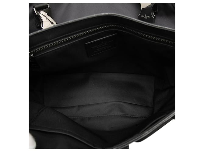 Borsa a tracolla Louis Vuitton Monogram Eclipse Voyager PM nera Nero - vista 4