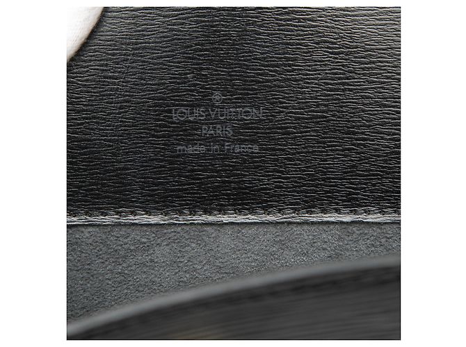 Borsa a tracolla Louis Vuitton Epi Cluny nera Nero - vista 5