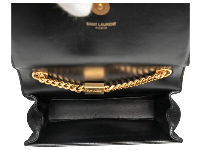 Piccola borsa a tracolla Kate in scamosciato nero con monogramma Saint Laurent e nappa - vista 4