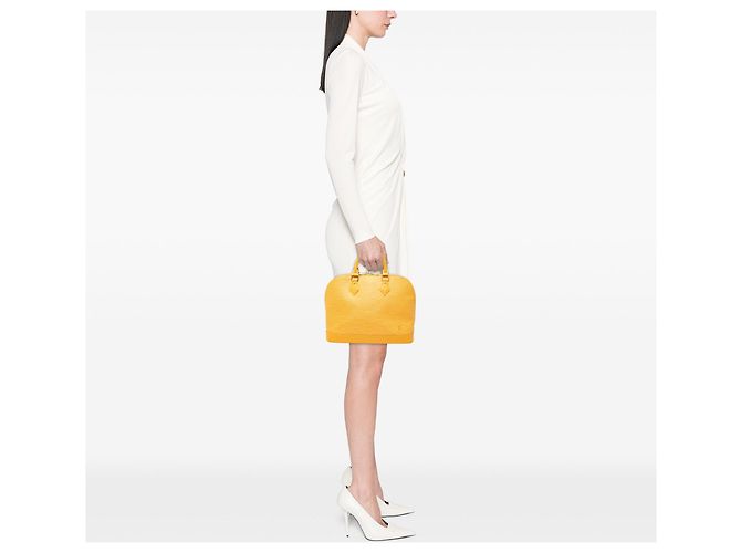 Borsa Louis Vuitton Epi Alma PM Gialla Giallo - vista 7