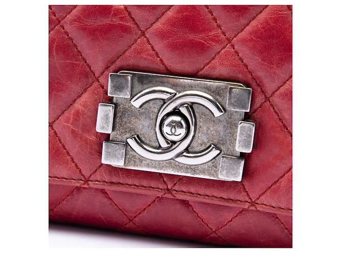 Le Boy Bolsa de ombro Chanel Soft Boy Flap em couro de bezerro glacê acolchoado vermelho - vista 5