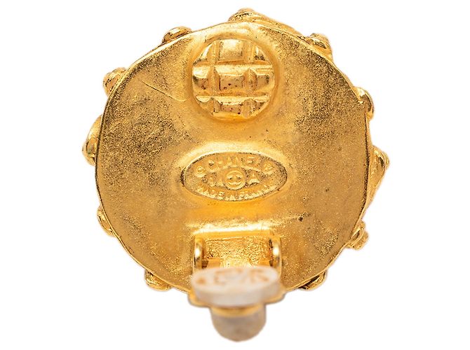 Orecchini a clip Chanel CC placcati oro e perle finte dorate D'oro - vista 3