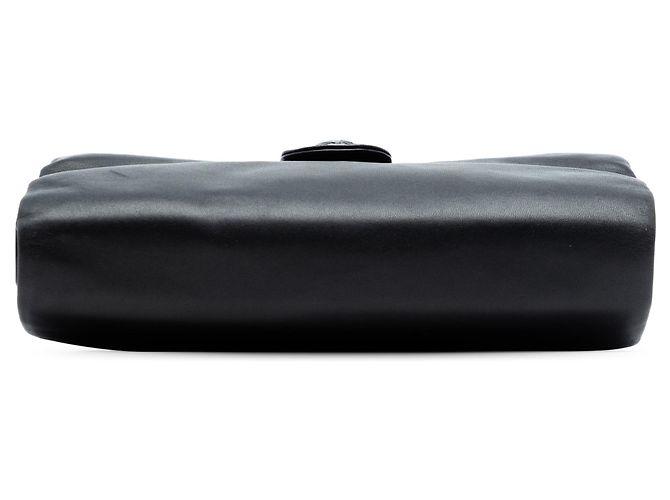Clutch Chanel in pelle d'agnello nera con emblema Globe Nero - vista 3
