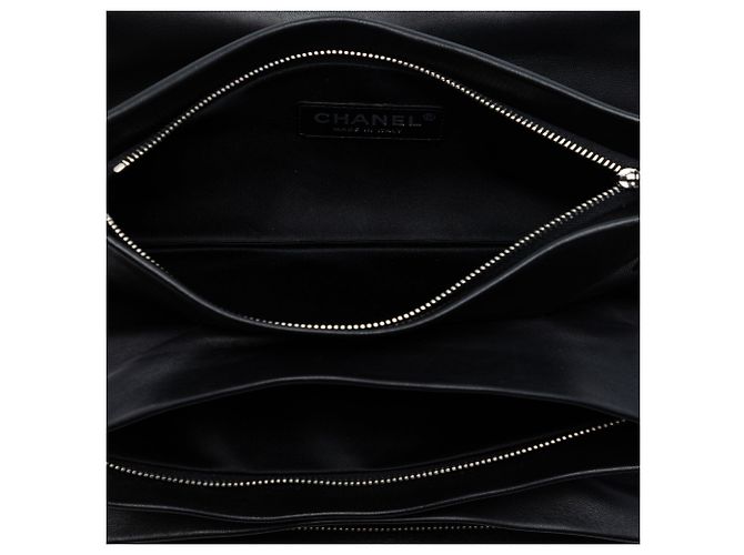 Clutch Chanel in pelle d'agnello nera con emblema Globe Nero - vista 4