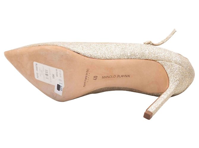 Escarpins à bout pointu et bride à la cheville à paillettes dorés Manolo Blahnik Taille 40 - vue 5